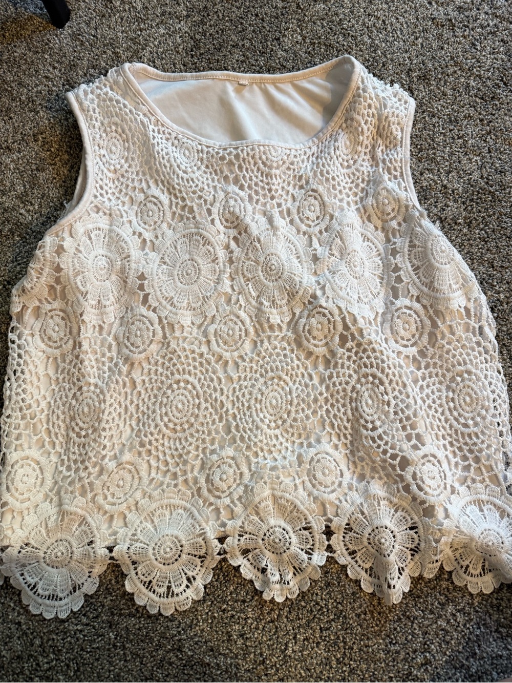 Amazon Women's Cream Crochet Lace Sleeveless Crop Top